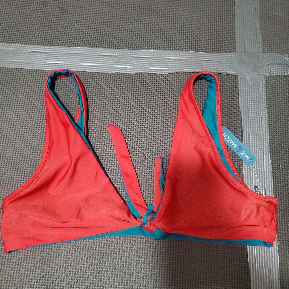 Nwt bikini top